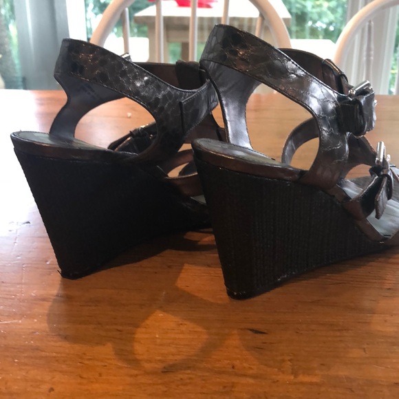 Marc fisher sandals - Picture 2 of 3